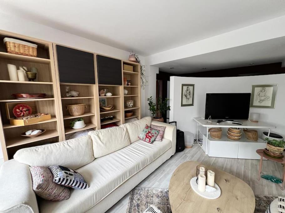 Kazanlak Large Guest House Apartment Near The Center With Full Kitchen & Dining Room, King Beds, Garden Patio, Free Parking & Self Check-In מראה חיצוני תמונה