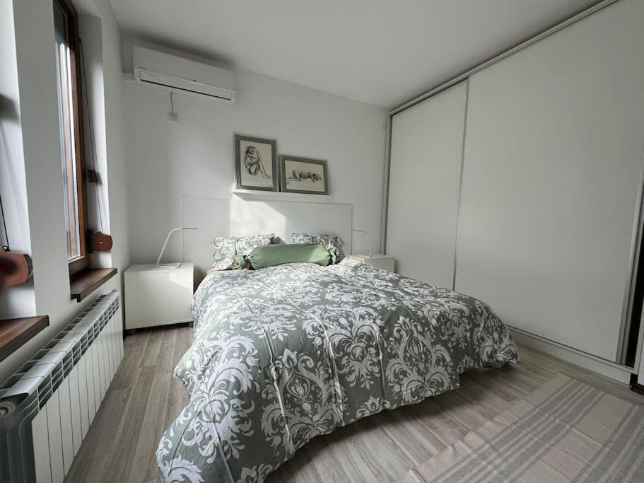 Kazanlak Large Guest House Apartment Near The Center With Full Kitchen & Dining Room, King Beds, Garden Patio, Free Parking & Self Check-In מראה חיצוני תמונה