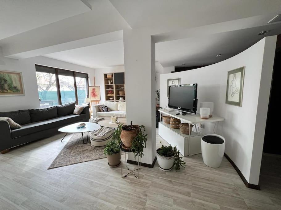 Kazanlak Large Guest House Apartment Near The Center With Full Kitchen & Dining Room, King Beds, Garden Patio, Free Parking & Self Check-In מראה חיצוני תמונה