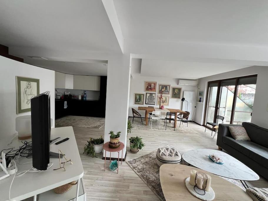 Kazanlak Large Guest House Apartment Near The Center With Full Kitchen & Dining Room, King Beds, Garden Patio, Free Parking & Self Check-In מראה חיצוני תמונה