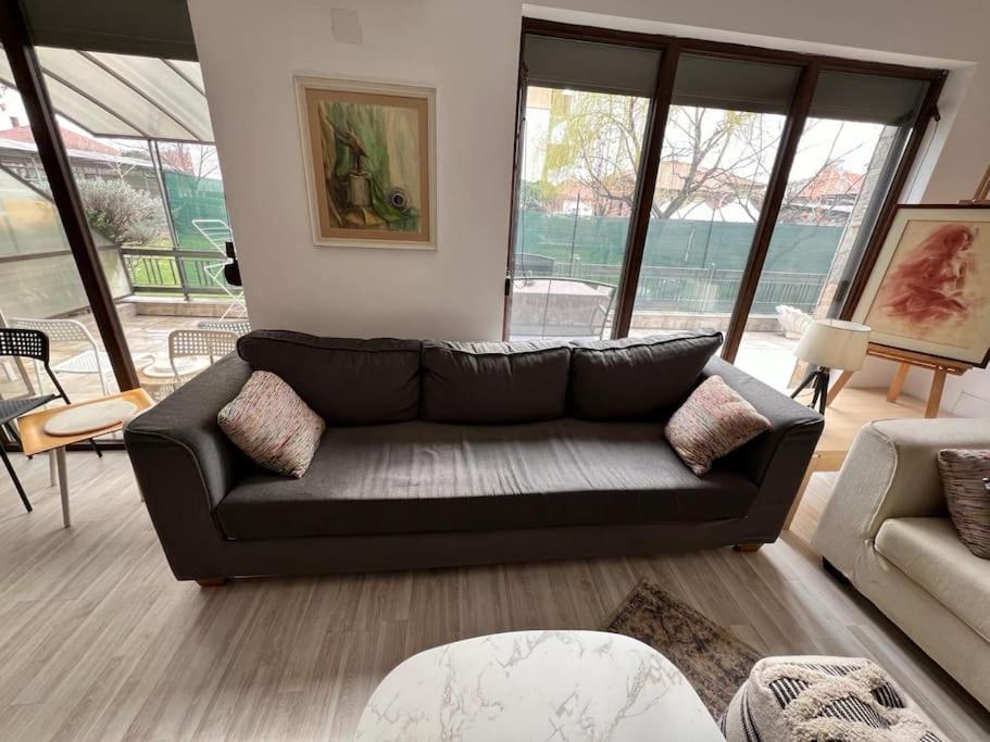 Kazanlak Large Guest House Apartment Near The Center With Full Kitchen & Dining Room, King Beds, Garden Patio, Free Parking & Self Check-In מראה חיצוני תמונה